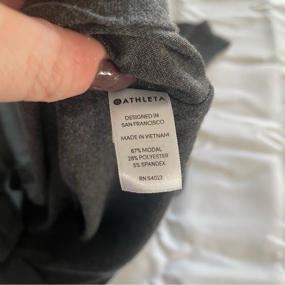 Athleta Tank Top Women's Small Gray Heather High Round Neck Sleeveless Athletic - Picture 3 of 5